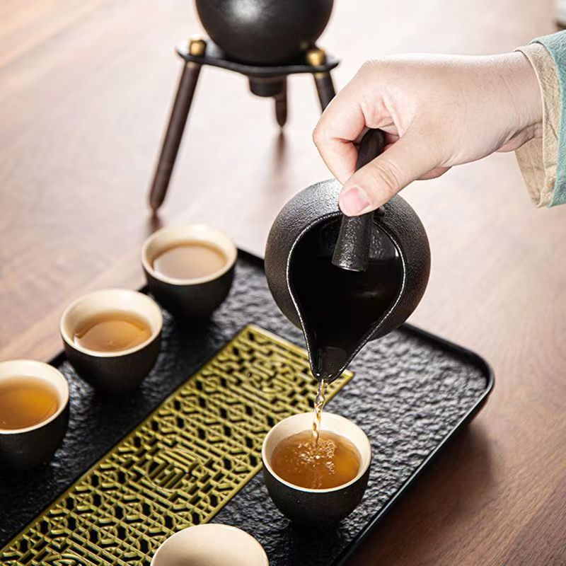 Handmade Black Pottery Semi-automatic Tea Set, Magnetic Lazy Gongfu Tea Maker with 6 Cups